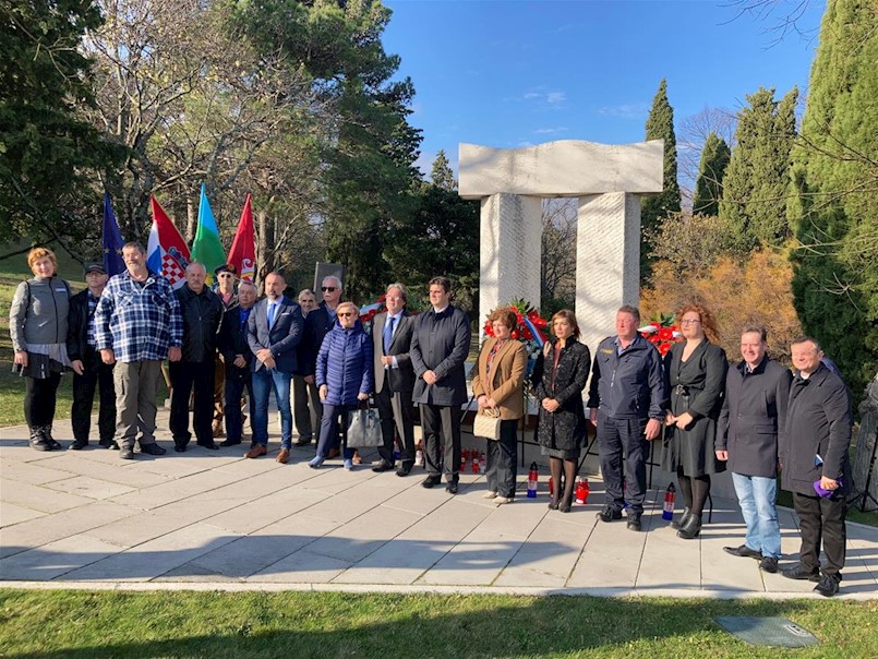 Komemoracijom za žrtve Domovinskog rata, Vukovara i Škabrnje odano poštovanje i sačuvano sjećanje