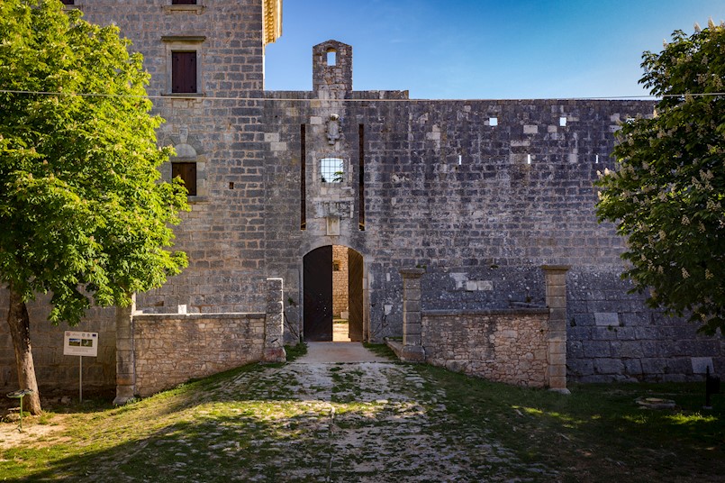 Kaštel Morosini-Grimani ponovno otvara svoja vrata, a posjetiti ga možete po promotivnim cijenama ulaznica!