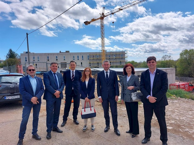 Delegacije Grada i Županije na radnom sastanku: Istarska županija podržava ključne projekte Grada Labina