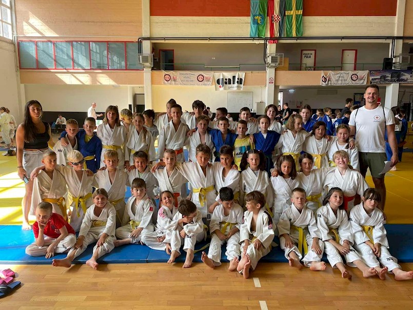 Judo klub METO Labin sa 41 natjecateljem i osvojenim 101 bodom treći na međužupanijskom judo natjecanju u Puli
