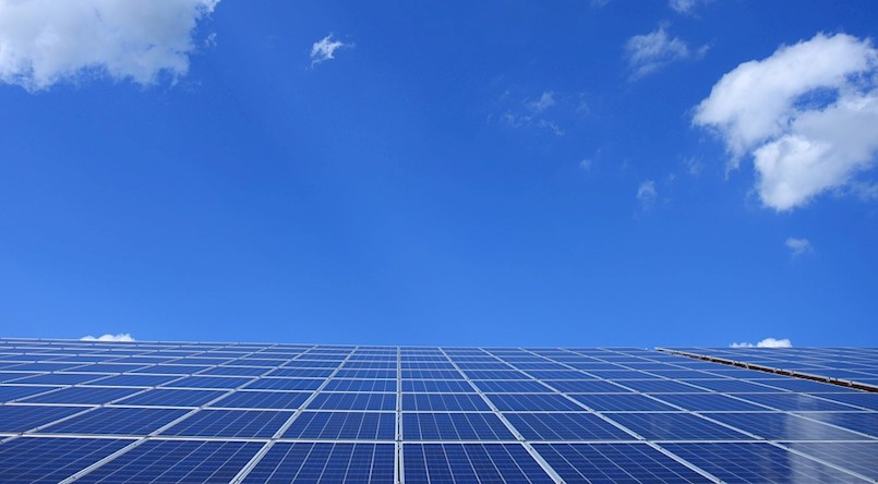 Krovovi labinskih ustanova i tvrtki pokriti će se solarnim panelima