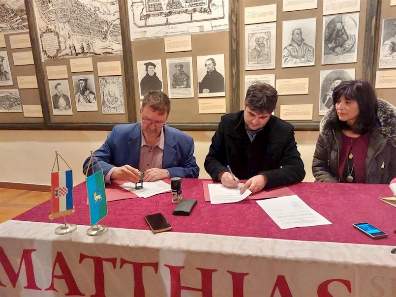 Potpisan sporazum o suradnji 5. Međunarodnog znanstvenog simpozija o Matiji Vlačiću Iliriku