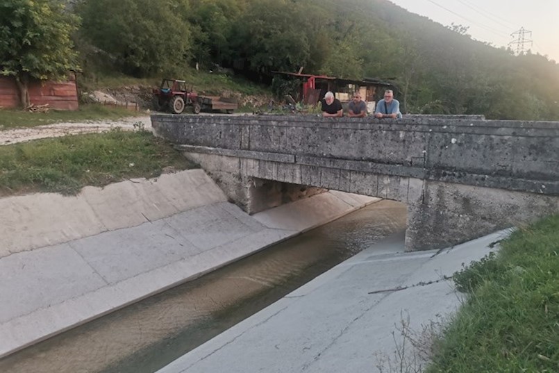 Stanovnici Raše traže hitnu rekonstrukciju mosta: Građanska inicijativa predala Općini peticiju s 411 potpisa mještana