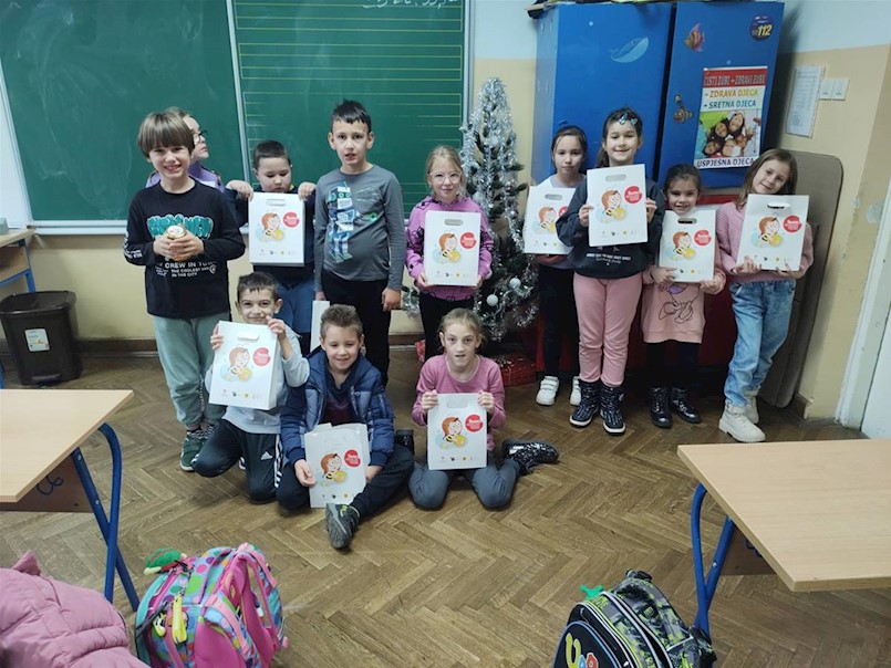 U labinskim osnovnim školama održan Školski medni dan