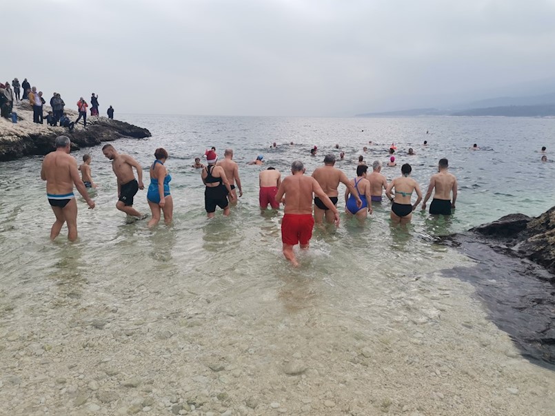 Na Novu godinu 21. novogodišnje kupanje u Rapcu