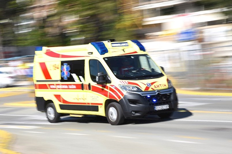 Jedna osoba smrtno stradala u prometnoj nesreći u Labinu