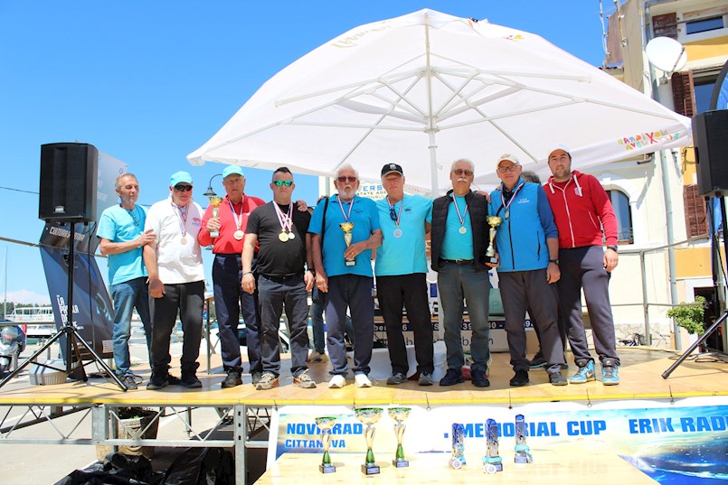 Dražen Bužan (SRD Galeb Raša) postao prvak županije u sportskom ribolovu  kategorija Masters +55 štap obala