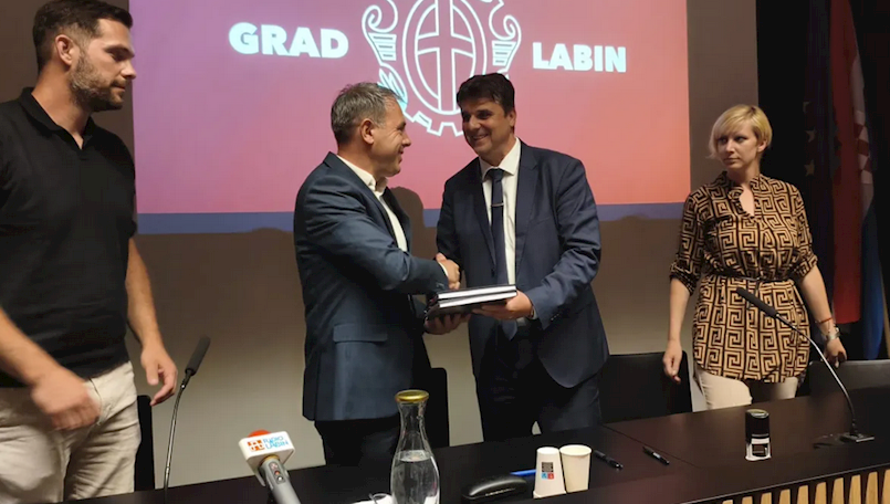 Službena primopredaja izvršne vlasti Grada Labina: Blašković i Vlačić preuzeli dužnost