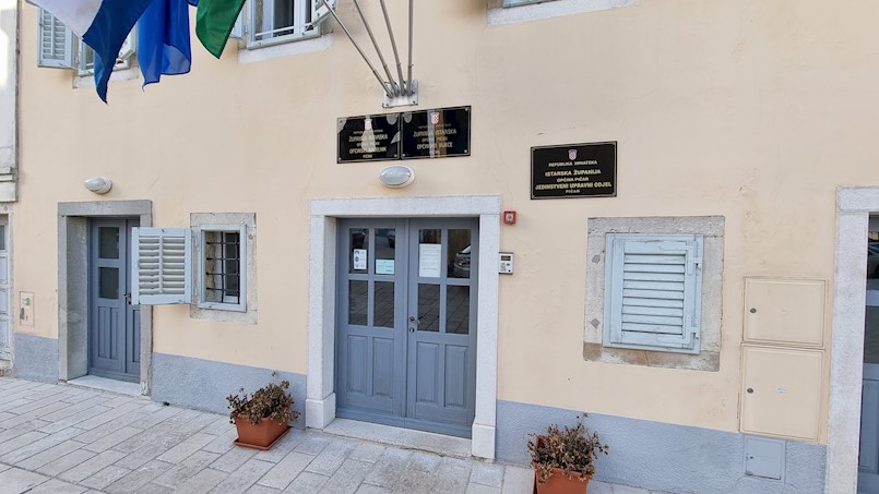 Pićan značajno povećava potpore za novorođenčad – do tri tisuće eura po djetetu