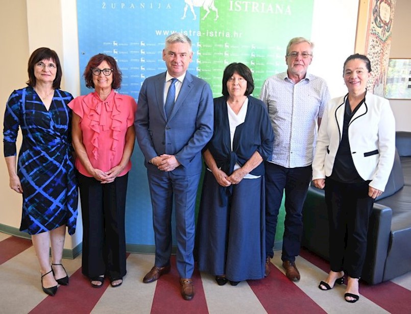 Ravnateljica OŠ Ivana Gorana Kovačića u Čepiću Mirela Vidak na prijemu kod Župana povodom odlaska u Mirovinu