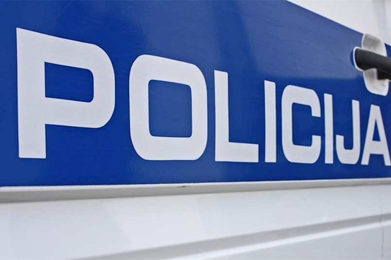 Policija pronašla napadača koji je teško ozlijedio muškarca u Rapcu Policija pronašla napadača koji je teško ozlijedio muškarca u Rapcu