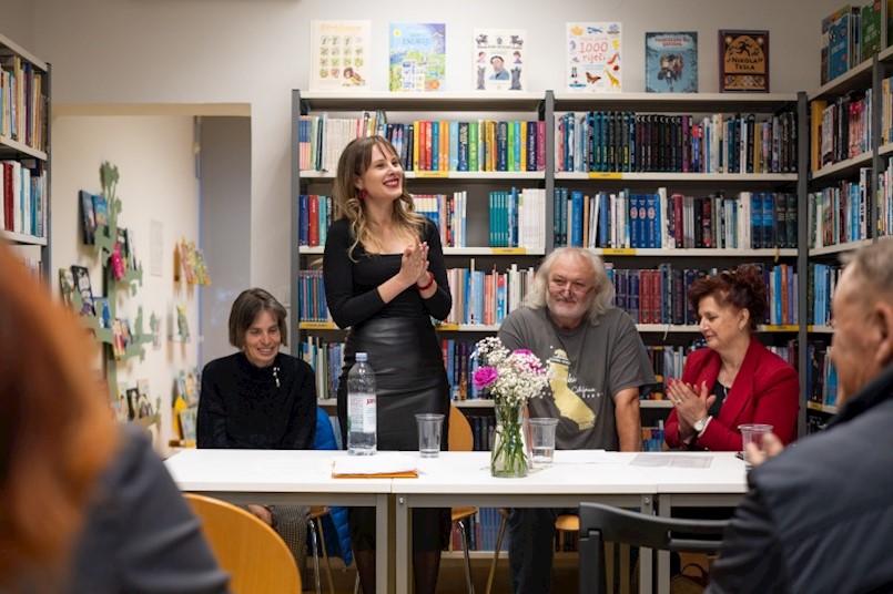 Elis Gobo na pjesničkoj večeri u Knjižnici Veruda – stvaralaštvo na dijalektu i pjesma u antologiji