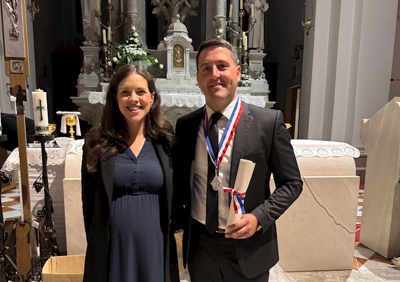 Lari Juričić primljen u Bratovštinu hrvatskih vinskih vitezova / Goran Baćac postao Europski vinski vitez – jedno od najviših priznanja u svijetu vina! Lari Juričić primljen u Bratovštinu hrvatskih vinskih vitezova / Goran Baćac postao Europski vinski vitez – jedno od najviših priznanja u svijetu vina!