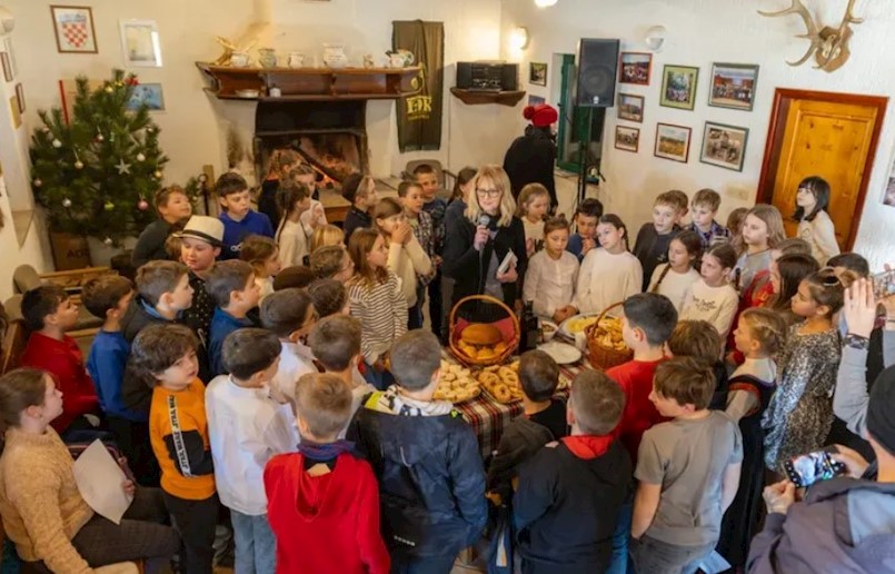 „Ćakuloda za najmlaje- Da navadim Ca“ „Ćakuloda za najmlaje- Da navadim Ca“