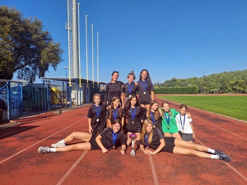 Učenice Ive Lole Ribara Labin odlaze na državno natjecanje u atletici Učenice Ive Lole Ribara Labin odlaze na državno natjecanje u atletici