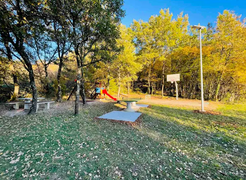 Popravljeno dječje igralište u Salakovcima 