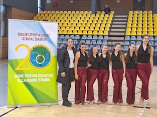 Učenice OŠ I.L. Ribar druge na Županijskom natjecanju iz sportskog plesa
