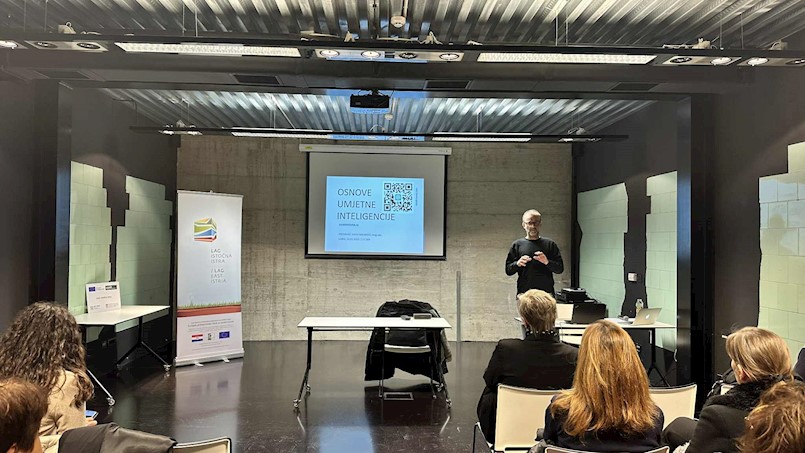 Na edukaciji o umjetnoj inteligenciji sudjelovalo 80-tak polaznika
