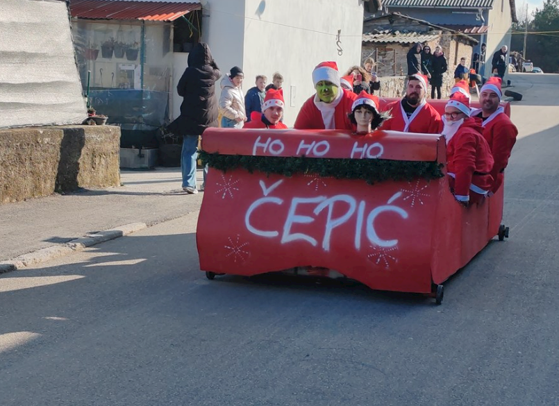 Maškarana balinjerada i trka na oćetu u Štrmcu: Mašte ni ovoga puta nije nedostajalo