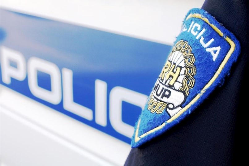 Labin: Maloljetnici omogućavao trošenje droga