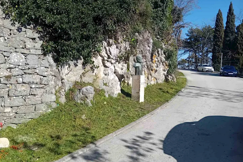 Pipanova bista vraćena u Aleju velikana 