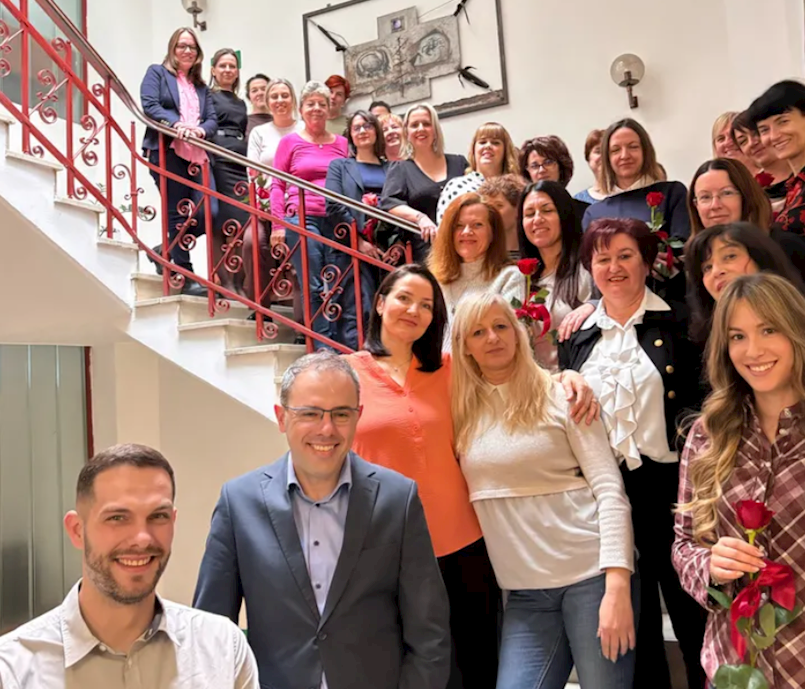 Ružama i zahvalom Grad Labin čestitao Dan žena djelatnicama