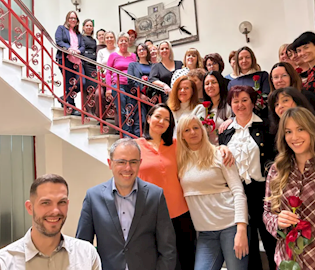 Ružama i zahvalom Grad Labin čestitao Dan žena djelatnicama