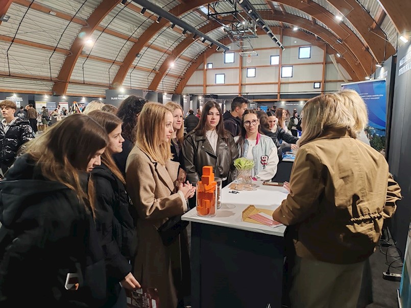  Održan tradicionalni Sajam poslova za labinske maturante i školarce