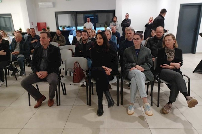 U Pićnu o umjetnoj inteligenciji u biznisu: Lokalni poduzetnici traže korak s novim tehnologijama