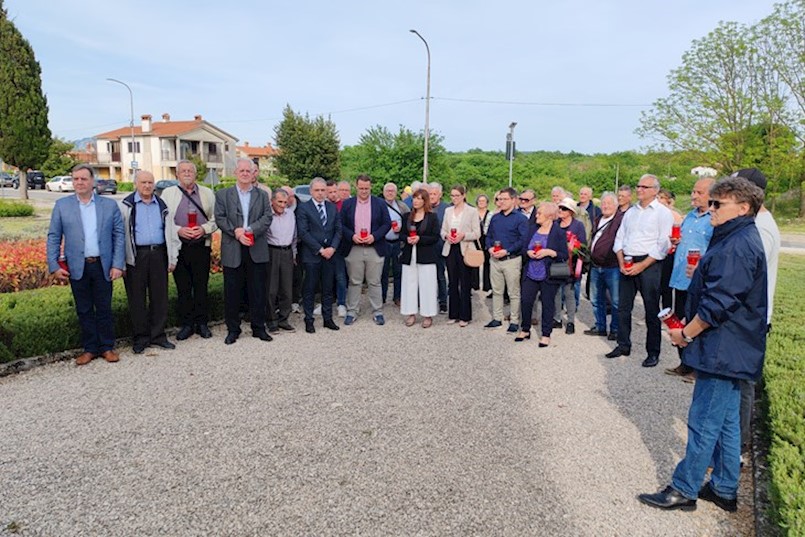 Polaganjem vijenaca u Vinežu obilježena 81. obljetnica oslobođenja Labinštine