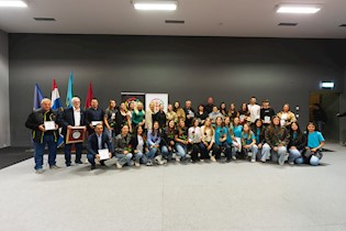 [FOTOGRAFIJE] Proglašeni najbolji sportaši grada Labina za 2025. godinu - laureati Paulo Blažina i Agata Miletić Lupetin, Borisu Milevoju nagrada za životno djelo