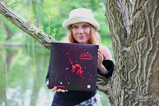 „Moja Merika“ prvi put na vinilu: Elis Lovrić nakon svjetskih nastupa predstavlja posebno izdanje