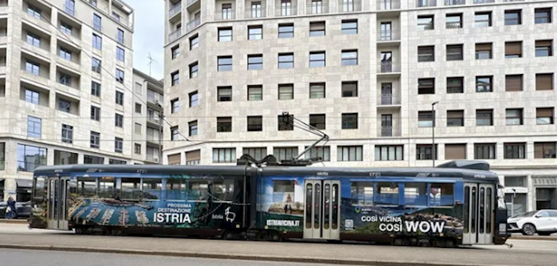 Tramvaj Istre na ulicama Milana Labin i Rabac