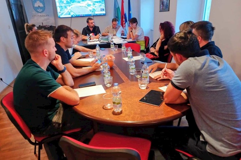 Pićan dobio novu vijećnicu, Hrvatskim cestama se ustupaju parcele za novo raskrižje