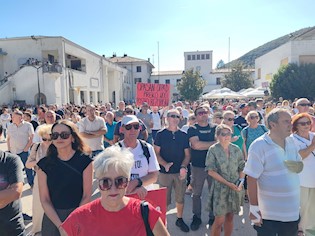 Prosvjed u Raši: Glasno "NE" ličkom otpadu u Istri