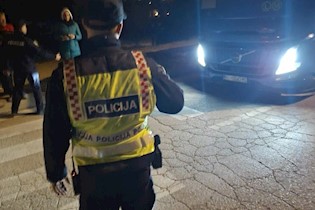 TREĆI DAN PROSVJEDA: Policija razbila blokadu u Koromačnu i propustila kamione prema Holcimu