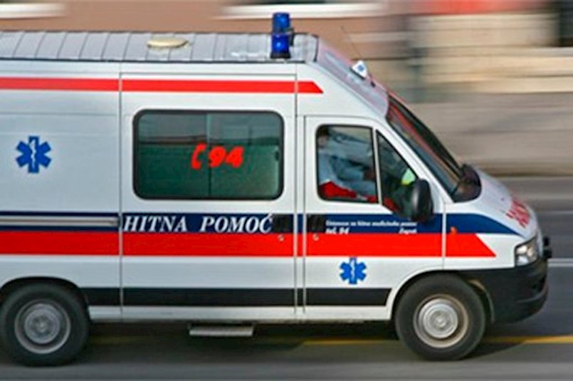 Labin: Automobil srušio PJEŠAKA kod marketa u Istarskoj ulici 