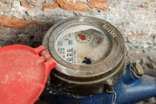 UPOZORENJE: Nije dobro zamatati vodomjere krpama