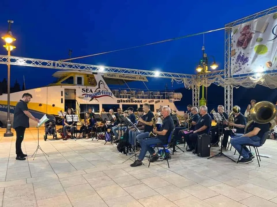 GRADSKI ORKESTAR LABIN - koncert Rabac Riva