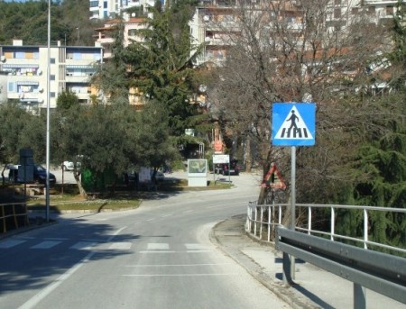 Rabac: Radovi na zamijeni vertikalne prometne signalizacije