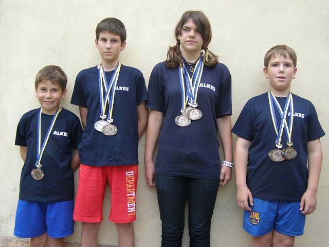Labinjani osvojili 8 odličja na kickboxing natjecanju „ Tešanj Open  2010.“