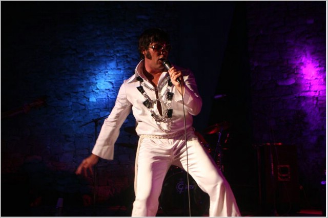 Alo ljudi, Elvis (ipak ni)je živ!