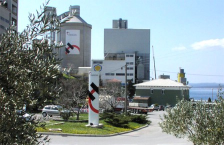 Holcim zaključio prošlu godinu s 30% manjim prihodima