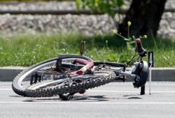 Raša: Labinjanka srušila biciklista koji je vrludao po cesti