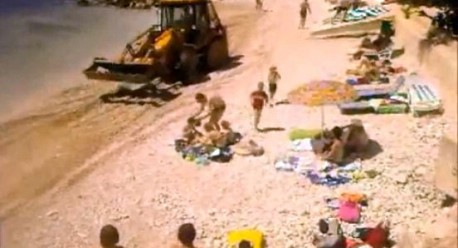 Radmila Paliska Kos: Evo zašto je bager ravnao plažu punu kupača u Rapcu - Video vidjelo preko 51 tisuću ljudi