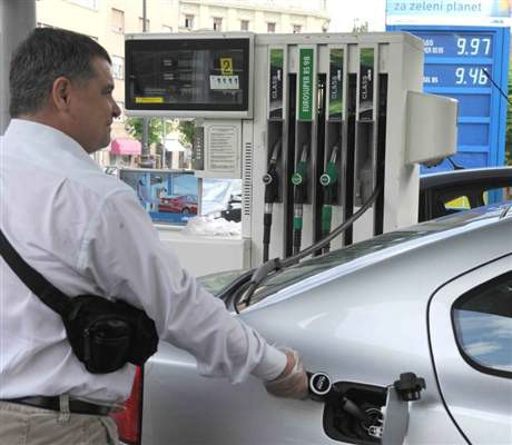 Benzin poskupio 16 do 29 lipa po litri ( cijene od 26. 7. do 8. 8.)