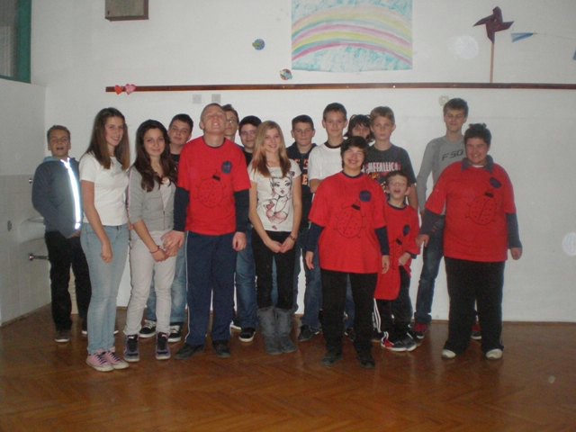 Učenici OŠ `Ivo Lola Ribar` u sklopu projekta `Budimo prijatelji` posjetili štićenike Centra `Liče Faraguna`