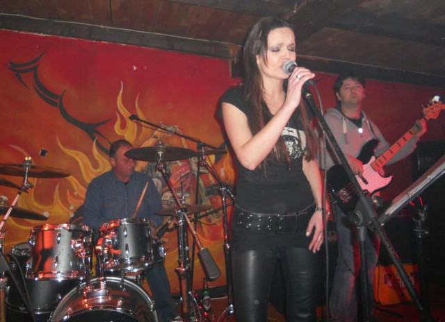 Koncertni vikend u Labinu: Šetnja rock pjesmaricom