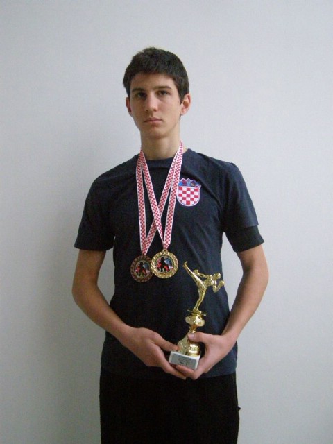 Marino Faraguna  najuspješniji natjecatelj u lightcontactu na Međunarodnom kickboxing natjecanju kickboxing  natjecanja „Kutina 2013.“