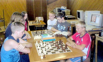 Mladi labinski šahist Tomislav Fabeta nastupa na juniorskom natjecanju na Bjelolasici